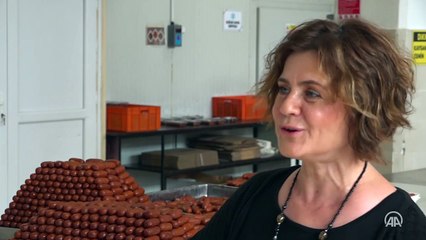 Bursa'nın yarım asırlık sokak lezzeti: 'Bağdat hurma tatlısı'