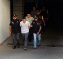 İzmir gündem haberleri | İzmir'de 3 eski üsteğmen, sahte kimlikle 'gaybubet evi'nde yakalandı