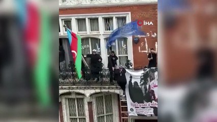 Azerbaycan'ın Londra Büyükelçiliği saldırıya uğradı