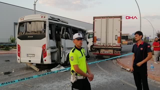 Son dakika haberi: TIR İLE İŞÇİ SERVİSİ ÇARPIŞTI 1 ÖLÜ, 25 YARALI