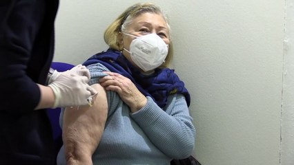 Covid, Costa: "Importante non fermare i vaccini"