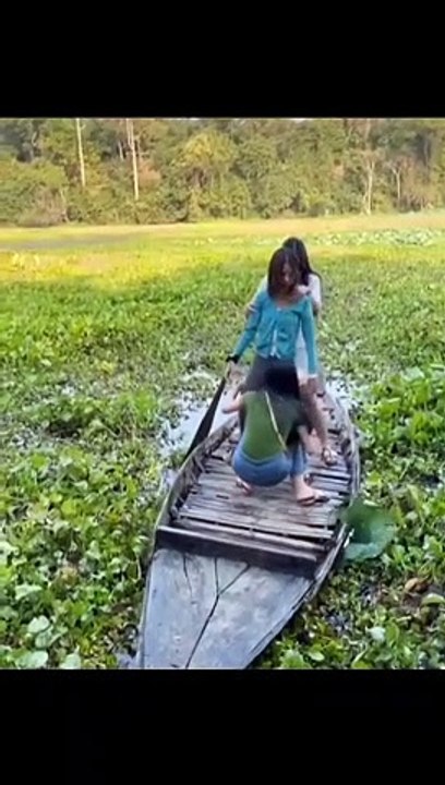Girl’s satisfying funny