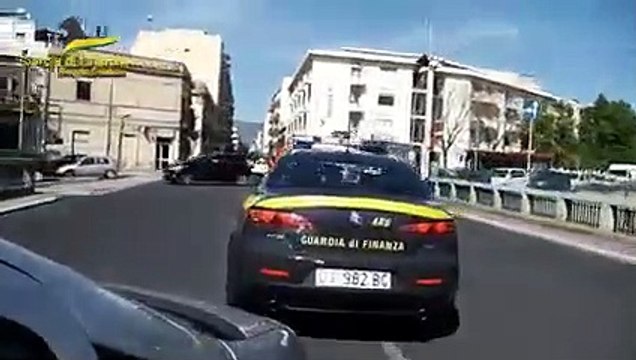 Reggio Calabria: 3,5 milioni di euro sequestrati a imprenditore. Ne nascondeva 2 in valigia