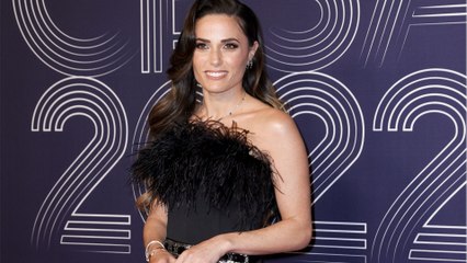 VOICI : Capucine Anav enceinte : elle dévoile son adorable baby-bump avec plusieurs clichés