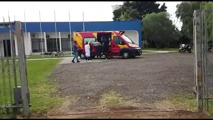 Mulher fica ferida ao sofrer queda no interior de clínica na Rua Guaíra