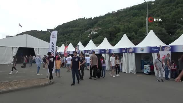 Trabzon haberleri: Türk Yıldızları'nın Trabzon semalarındaki gösteri uçuşu nefes kesti