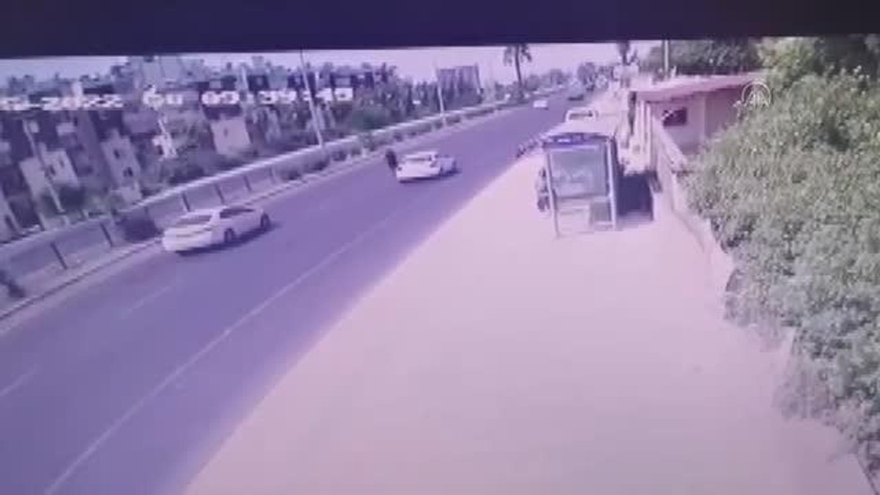 Son dakika haberi: Yolun karşısına geçmeye çalışan kadın kazada yaşamını yitirdi