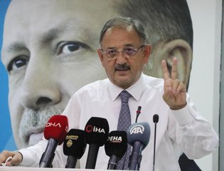 ÖZHASEKİ BİR ARAYA GELDİKLERİ 7'Lİ GRUP, SOKAKTA BİRBİRLERİNİ GÖRSELER SELAM VERMEZLER