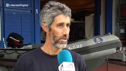 Milagroso rescate de un náufrago después de 15 horas bajo un velero en el mar