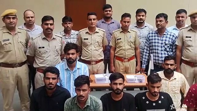 हथियार से लैस होकर आए बदमाशों ने फ्लैट में डाल रखा था डेरा