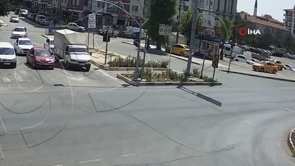 Süratle gelen Vidanjör, kamyonete çarptı... Savrulan kamyonetten böyle fırladı