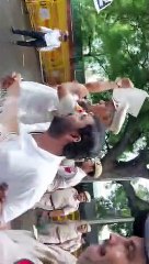 下载视频: VIDEO : Gujarat congress: बेरोजगारी व महंगाई के मुद्दे पर कांग्रेस का हल्लाबोल