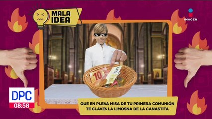 Niño toma la limosna durante la misa de su Primera Comunión