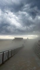 Temporal en la playa de Barcelona