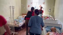 Ukrayna'da yoğun çatışmaların yaşandığı bölgelerdeki hastalar tahliye ediliyor
