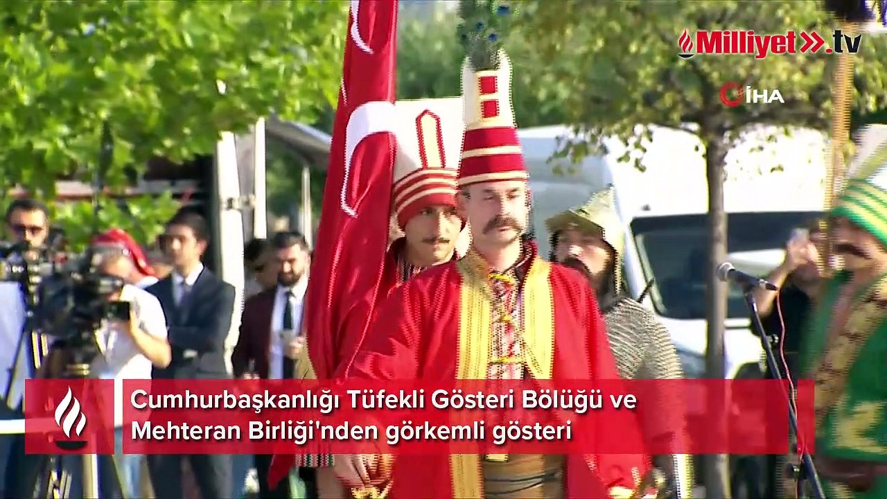 Cumhurbaşkanlığı Tüfekli Gösteri Bölüğü ve Mehteran Birliği'nden görkemli gösteri