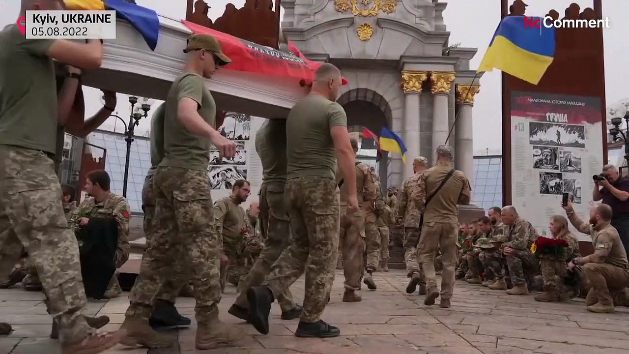 Trauer auf dem Maidan: Letztes Geleit für 'Tatarin' und 'Sokar'