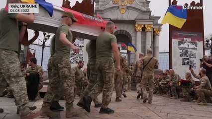 Trauer auf dem Maidan: Letztes Geleit für "Tatarin" und "Sokar"