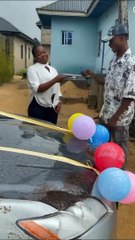 Hombre ahorró dinero para regalarle un auto a su esposa pero a ella no le gustó