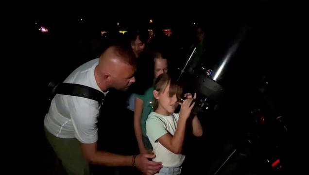 Ils profitent de la Nuit des Etoiles au phare de La Couronne à Martigues