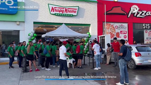 Largas filas en apertura de Krispy Kreme en zona norte del municipio de Veracruz