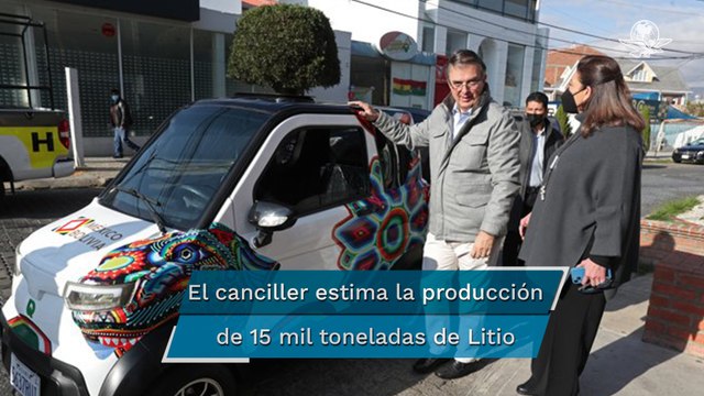 Ebrard muestra el yacimiento de Litio en Bolivia; plantea hacer baterías de litio para autos eléctr