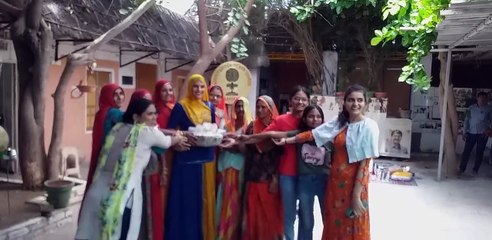 इंटरनेशनल फैशन डिजाइनर रूमादेवी ने भेजी सैनिकों भाइयों के लिए राखियां