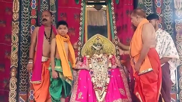 Dakor Ranchorrai Video सावन का झूला Jhula : बाल स्वरूप में झूले राजा रणछोडऱाय, देखकर अचंभित हुए श्रद्धालु