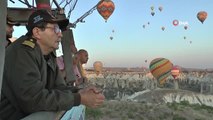 Türkiye'nin ilk sıcak hava lisanslı balon pilotu 35. yılını gökyüzünde kutladı