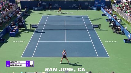 Stanford - Badosa domine Gauff