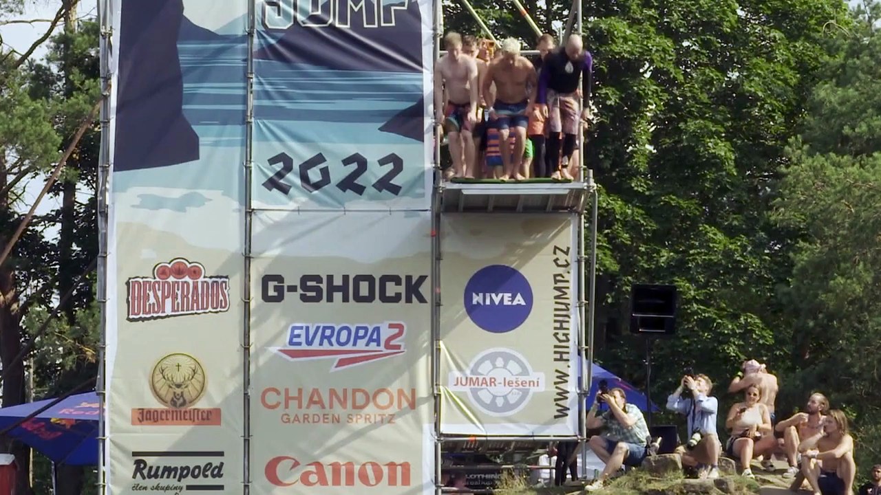 Czech Rep hosts cliff and high diving competition