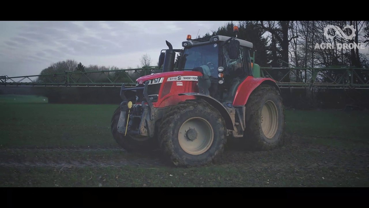 Pulvérisateur AMAZONE UX 4201 & Massey Ferguson 6715S - Epandage azote liquide