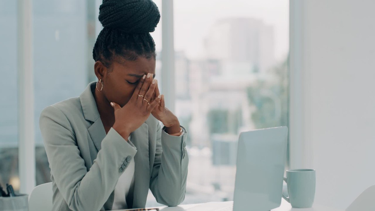 Kopfschmerzen und Migräne mit Akupressur loswerden