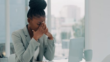 Kopfschmerzen und Migräne mit Akupressur loswerden