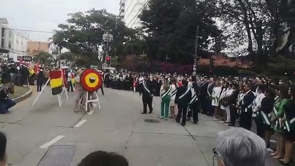 Presidente del concejo de la capital cruceña  es abucheado en acto por aniversario de Bolivia