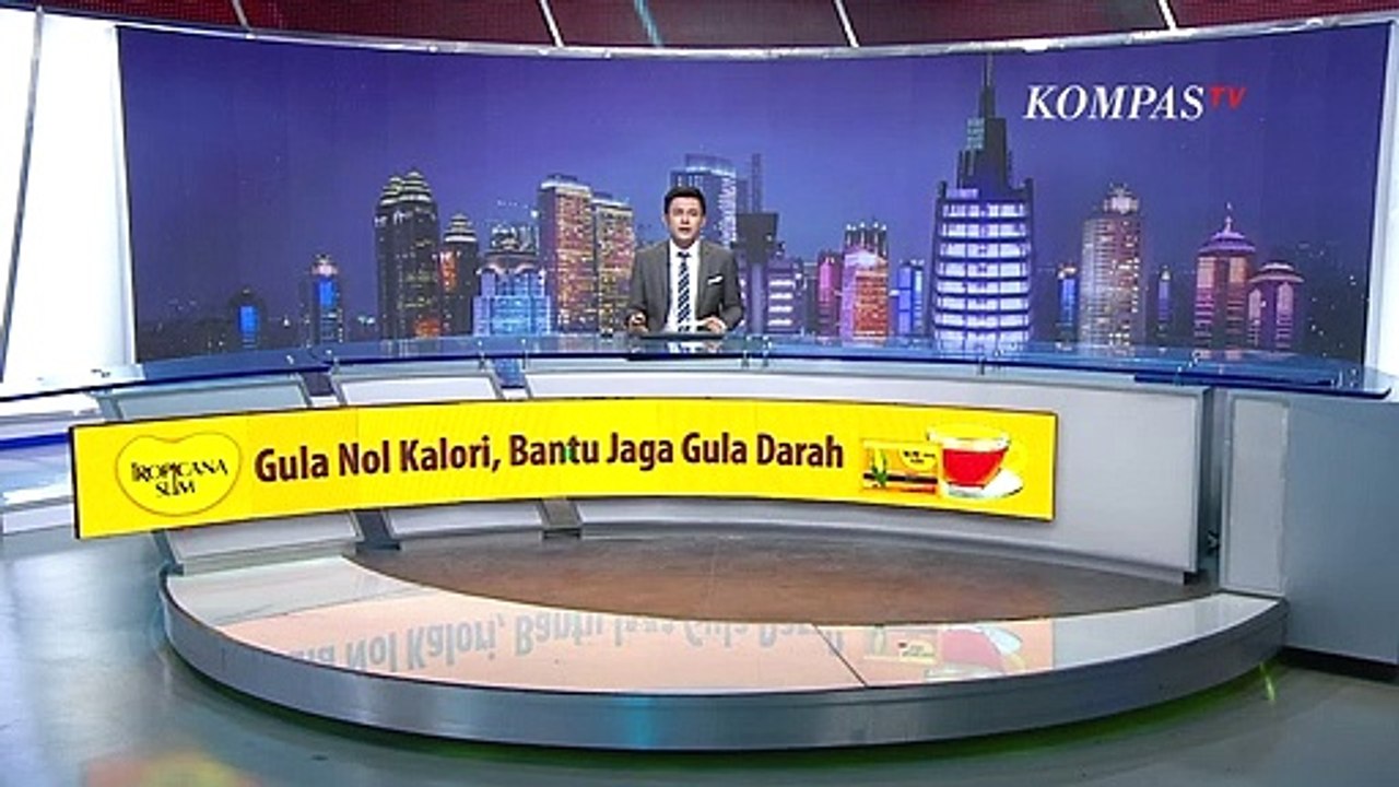 Detik-detik Truk Bermuatan Garam Terguling Saat Masuk ke Kabin Kapal