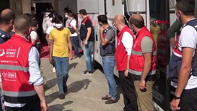 Edirne gündem haberi | AFGAN UYRUKLU 227 KAÇAK GÖÇMEN, SINIR DIŞI EDİLMEK ÜZERE EDİRNE'DEN İSTANBUL'A GÖNDERİLDİ
