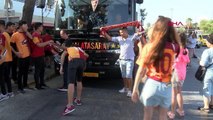 Antalya gündem haberi | SPOR Galatasaray'a Antalya'da coşkulu karşılama