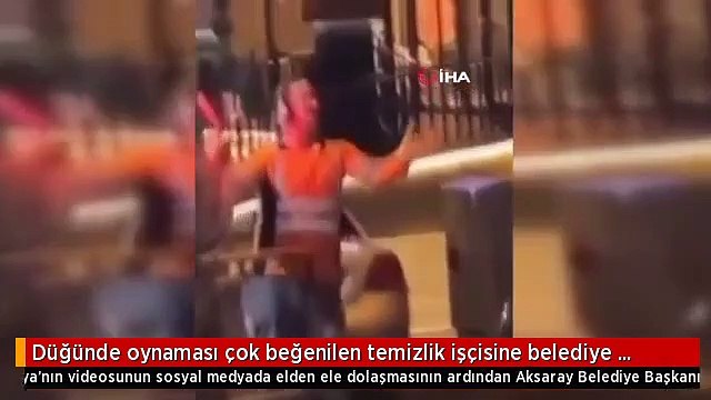 Düğünde oynaması çok beğenilen temizlik işçisine belediye başkanından hediye
