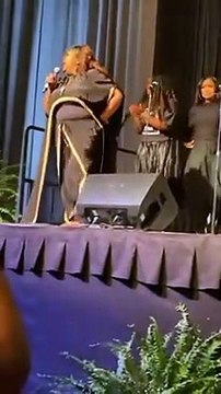 Kim Burrell sings Break My Soul by Beyoncé