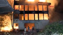 Bursa’da tarihi ipekçilik fabrikası alev alev yandı