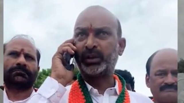 BJP, TRS workers clash during state BJP chief's yatra in Telangana