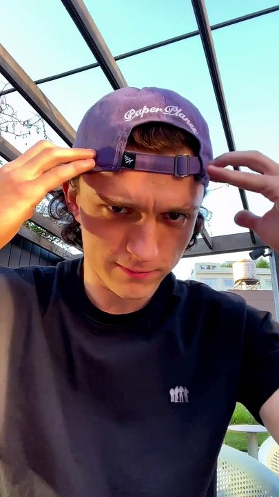 L’acteur Tom Holland, qui incarne Spider-Man au cinéma, annonce se retirer des réseaux sociaux pour "préserver sa santé mentale" - Regardez