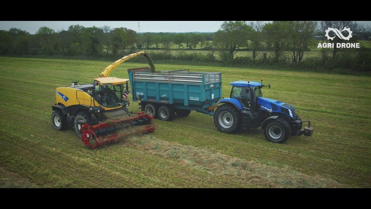 Ensileuses de 700 CV & FENDT 700 ONE + enrubannage de bottes cubiques - DTM MERCERON