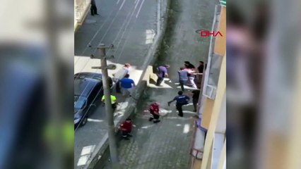 Komşularının boğazını kesen şahsın evine baskın! Polisleri görünce terör estirdi