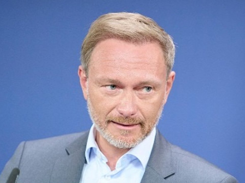 Aus für Neun-Euro-Folgeticket! Lindner dreht den Geldhahn zu