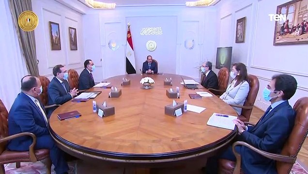 الرئيس السيسي يتابع استراتيجية الدولة للطاقة الجديدة والمستدامة للمشروعات القومية