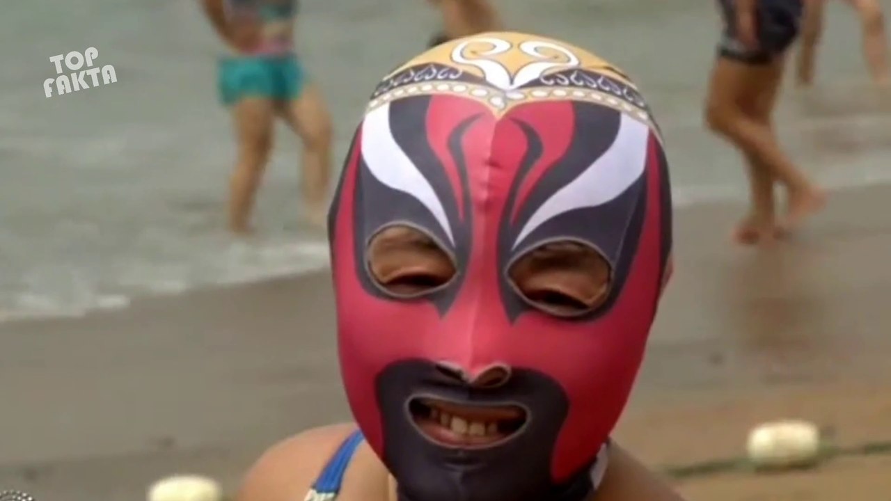 Bentuk Topeng  Ini  Mirip Topeng  Spidermen!! 5 Hal Nyeleneh yang Bisa Ditemui di Tiongkok