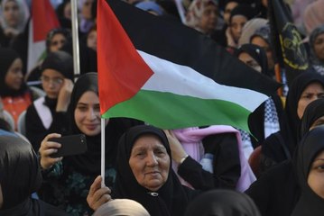 Lübnan'da Filistinli mülteci kampında Gazze için dayanışma gösterisi yapıldı