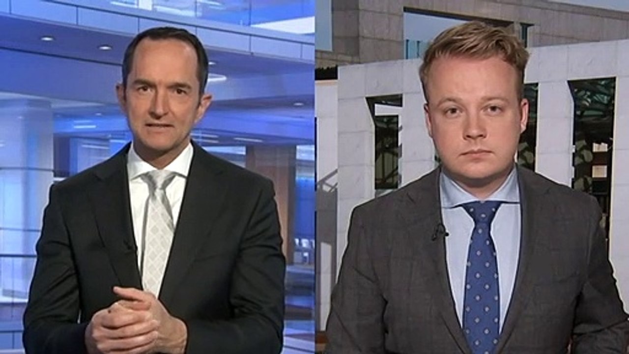 Aged care workers promised 'meaningful' wage rise by federal government